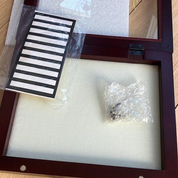 Shadow box display frame - Picture 2 of 15